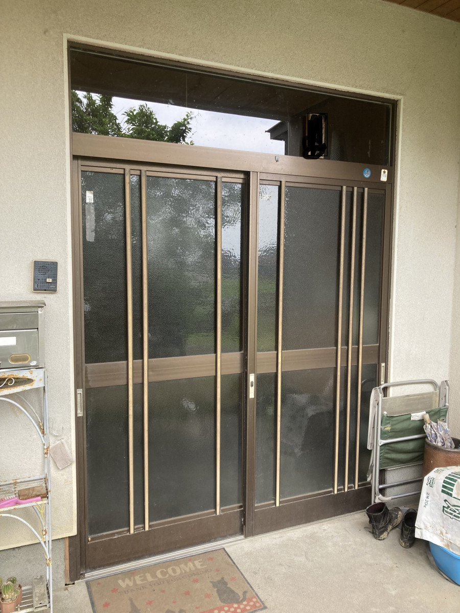セイナントーヨー住器のリシェント玄関引戸の施工前の写真1