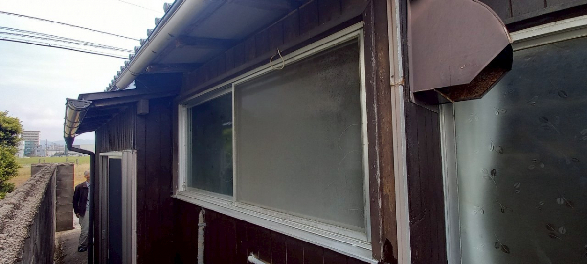 弓浜建材の簡単マドリフォーム!リプラスの施工前の写真2