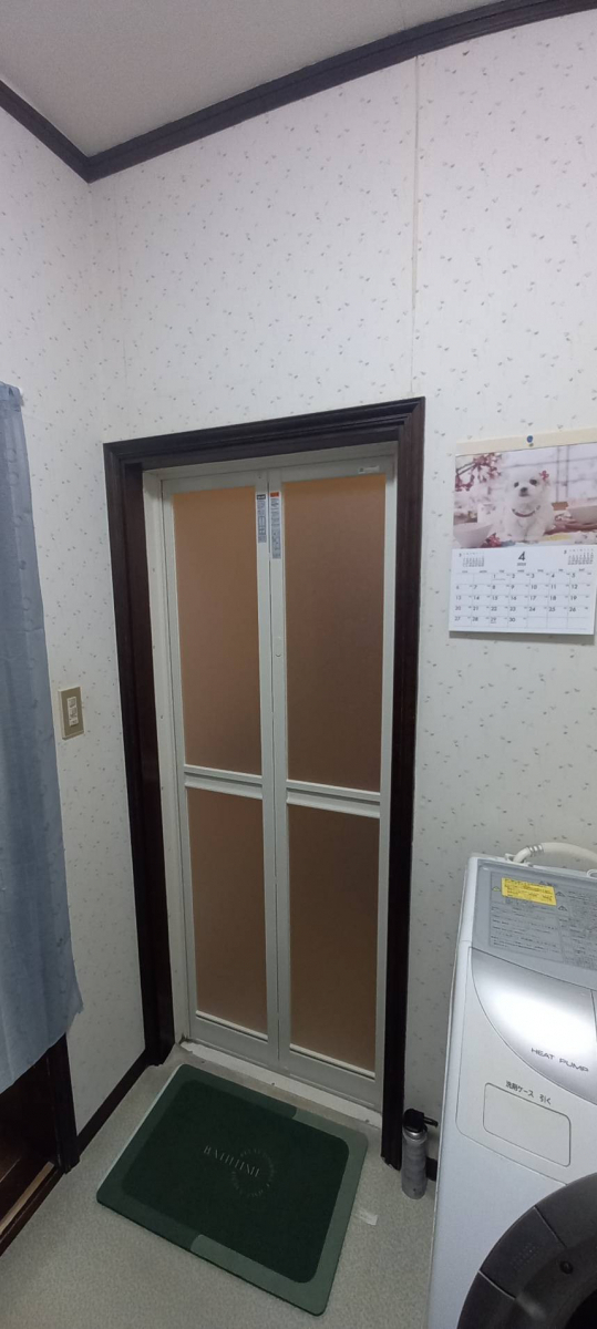 弓浜建材の浴室の折戸をリフレッシュ!!の施工後の写真1