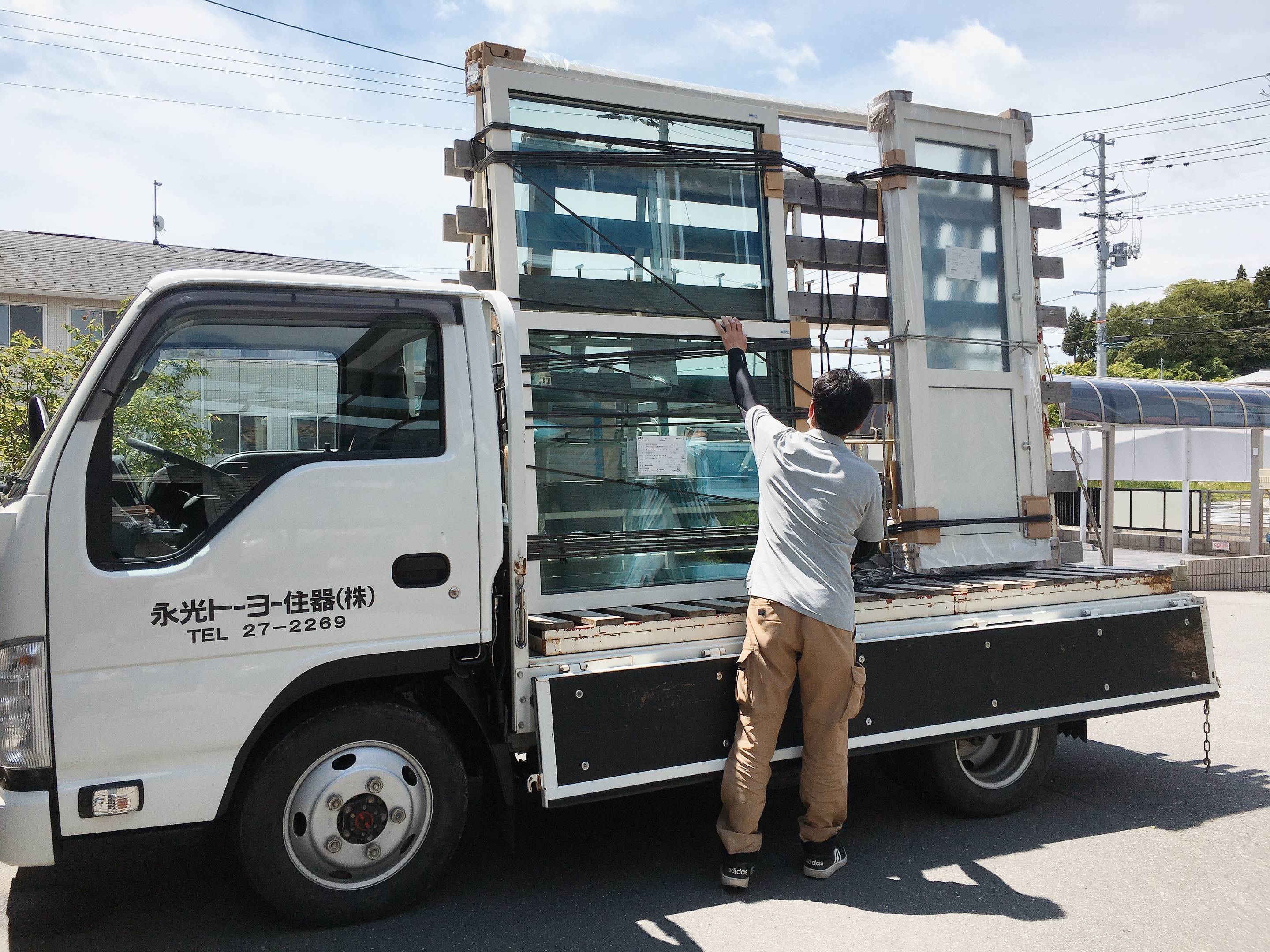 今週も一週間はじまりましたね！天気が良いと気分も明るくなりますね！丁寧に仕上げたガラス達！ 永光トーヨー住器のブログ 写真1