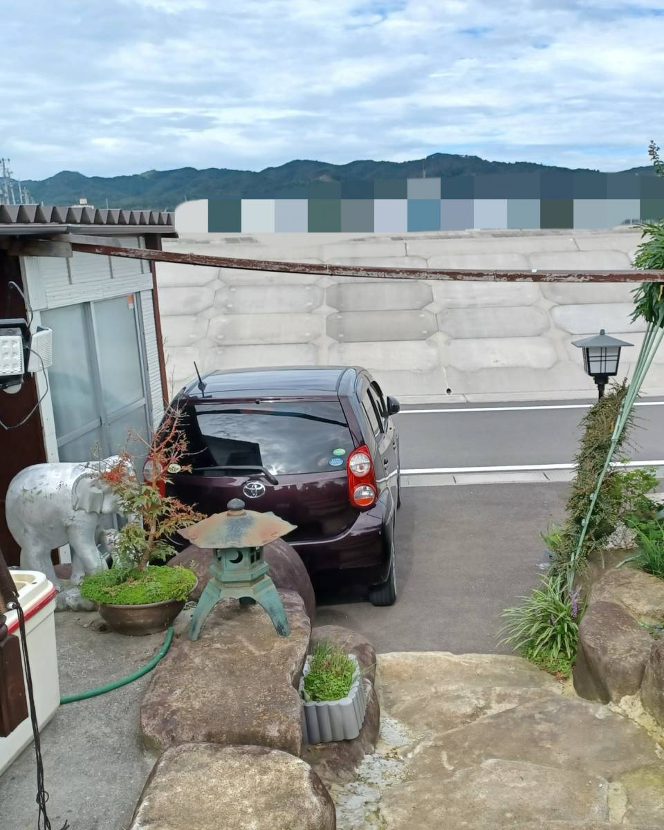 永光トーヨー住器の【お車を守る】カーポート取付の施工前の写真1