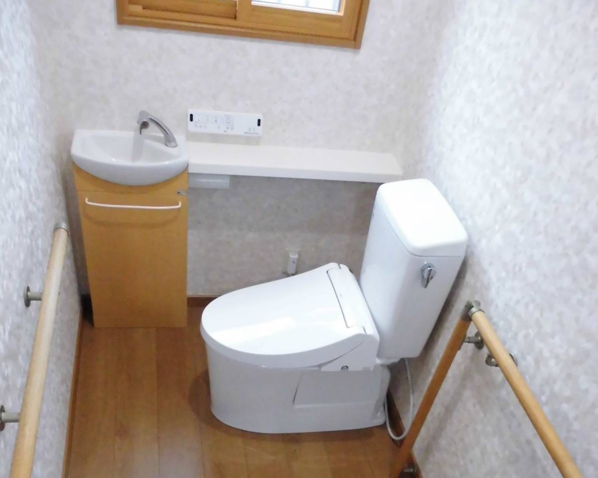永光トーヨー住器の気仙沼市　トイレ入れ替えの施工後の写真1