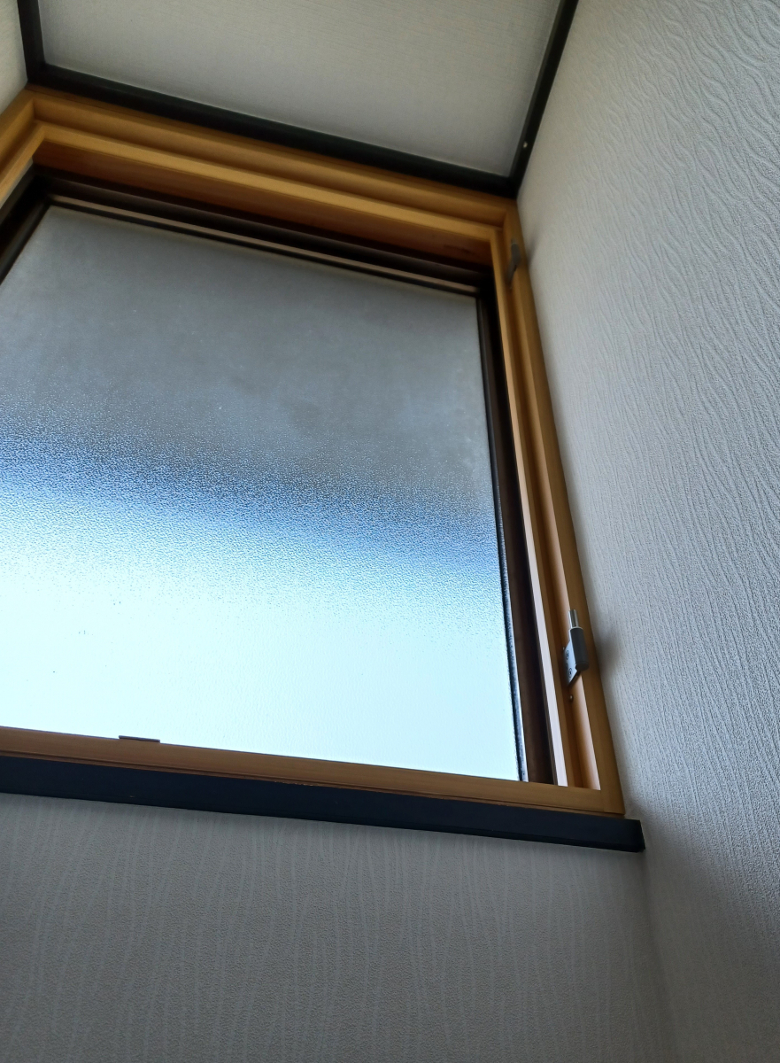 永光トーヨー住器の気仙沼市　内窓インプラス取り付けの施工前の写真2