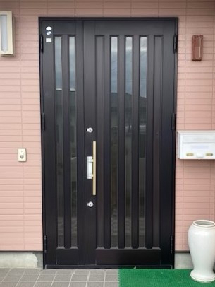 永光トーヨー住器の陸前高田市　玄関ドア交換の施工前の写真1