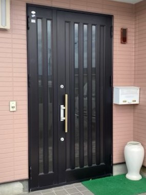 永光トーヨー住器の陸前高田市　玄関ドア交換の施工前の写真2