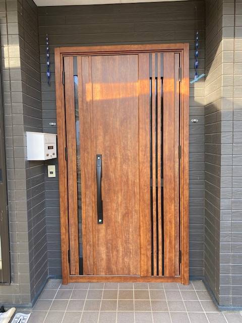 永光トーヨー住器の玄関ドア入替工事の施工後の写真1