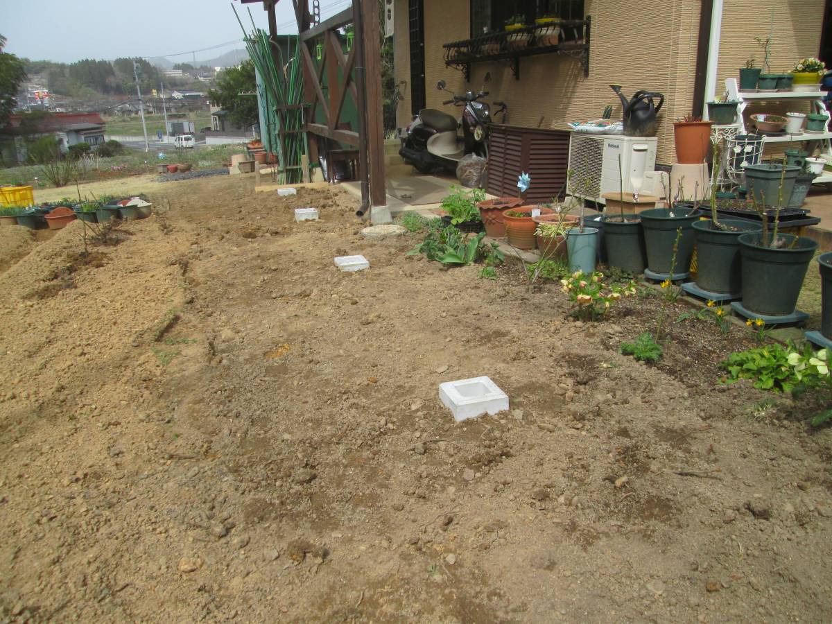 永光トーヨー住器の【気仙沼市】お隣さんとの境界線に抜群！フェンス工事  ご予算に合わせてご提案します♪の施工前の写真1