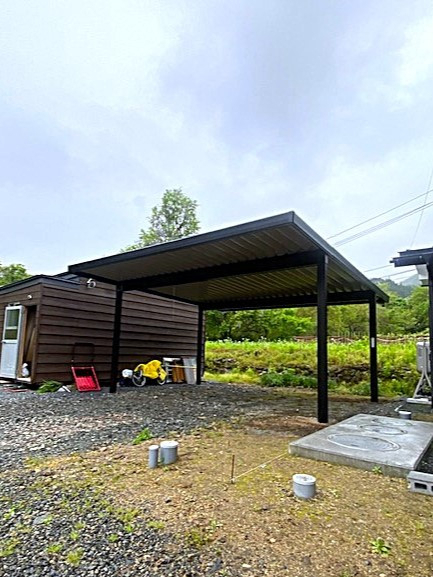 永光トーヨー住器の【住田町】風に強く安心!デザインにも優れたカーポートを設置しました。の施工後の写真1