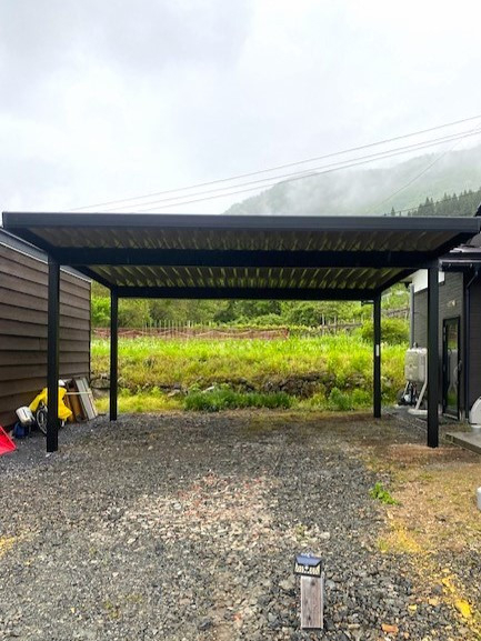 永光トーヨー住器の【住田町】風に強く安心!デザインにも優れたカーポートを設置しました。の施工後の写真2