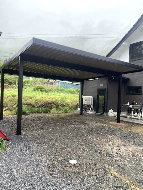 永光トーヨー住器の【住田町】風に強く安心!デザインにも優れたカーポートを設置しました。の施工後の写真3
