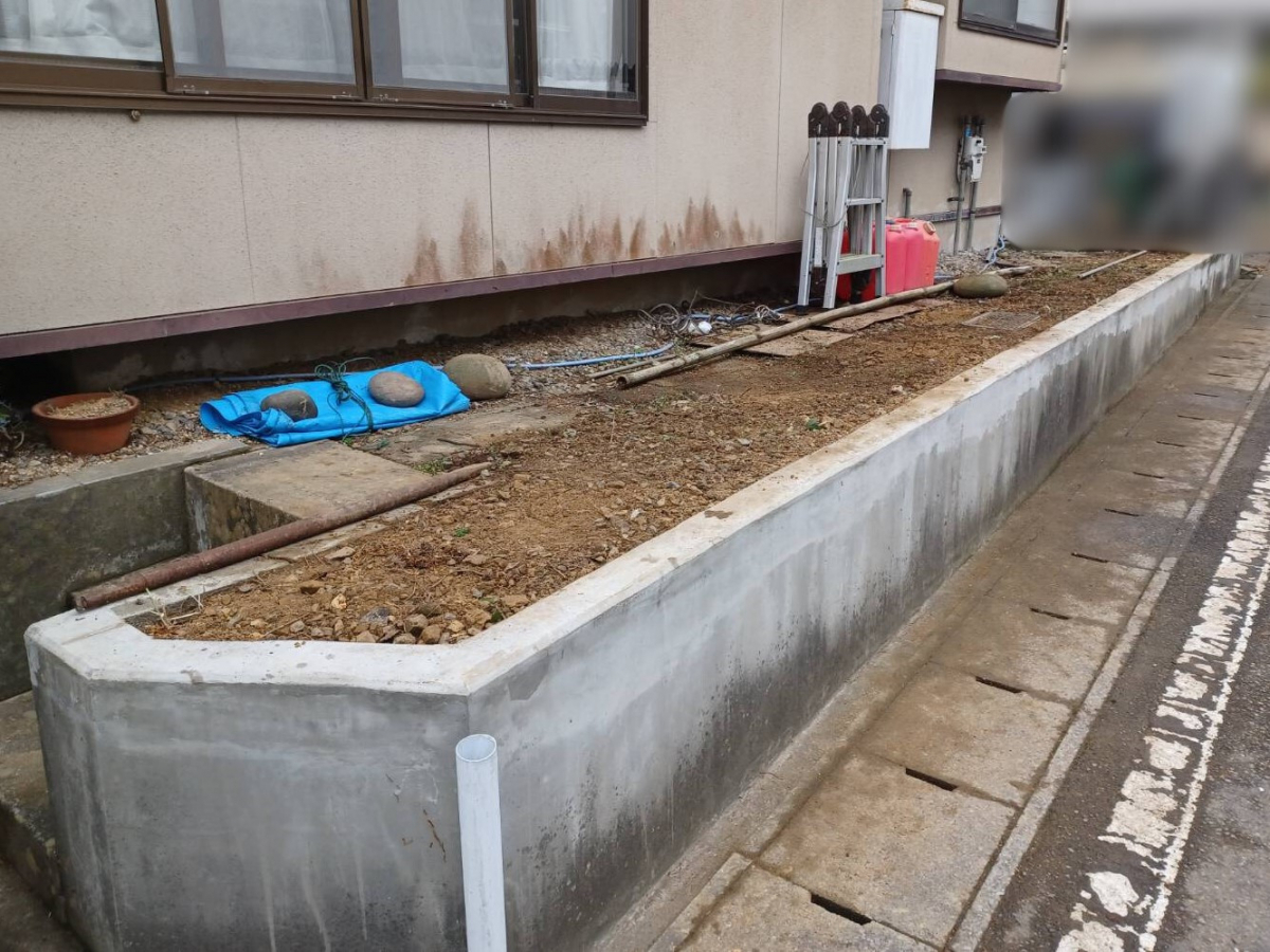 永光トーヨー住器の【気仙沼市】おしゃれにプライバシーを守れる!フェンスを設置しました。の施工前の写真2