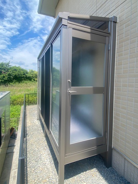 永光トーヨー住器の【気仙沼市】雨の日も花粉の季節も安心！テラス囲いを設置しました。の施工後の写真1