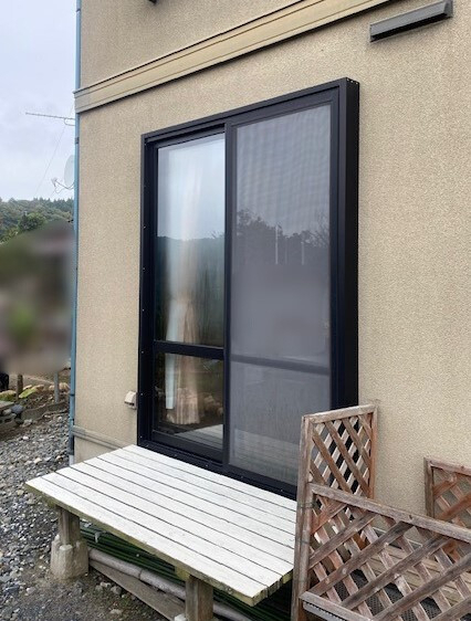 永光トーヨー住器の【一関市】雨の日も安心！テラス屋根設置で叶えた「濡れない」物干し場の施工前の写真1