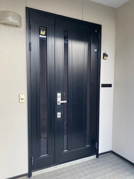 永光トーヨー住器の【気仙沼市】冬の寒さもリフォームで解決！断熱性能の高い玄関引戸に交換しました。の施工前の写真3