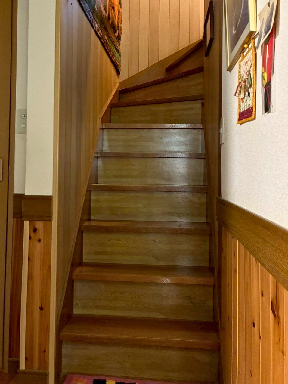 永光トーヨー住器の【気仙沼市】家族みんなが安心できる階段へ！手すりを設置しました。の施工前の写真1