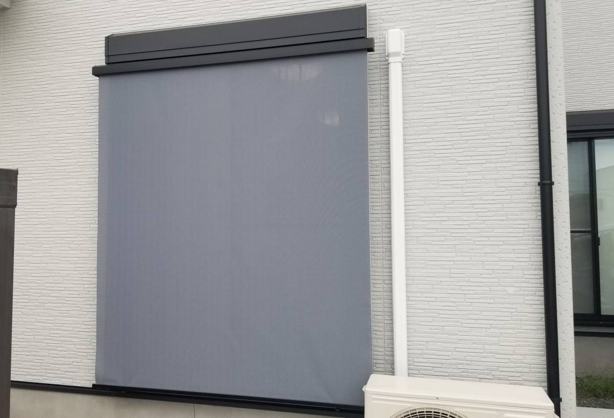 スルガリックス 静岡店のシャッターの付いた窓に日よけを設置したい。の施工後の写真1