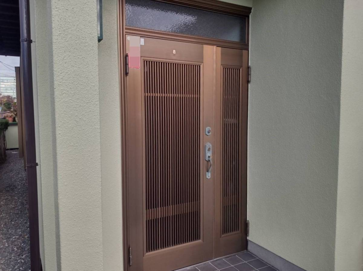 スルガリックス 静岡店の古くなった玄関ドアを交換したいの施工前の写真1