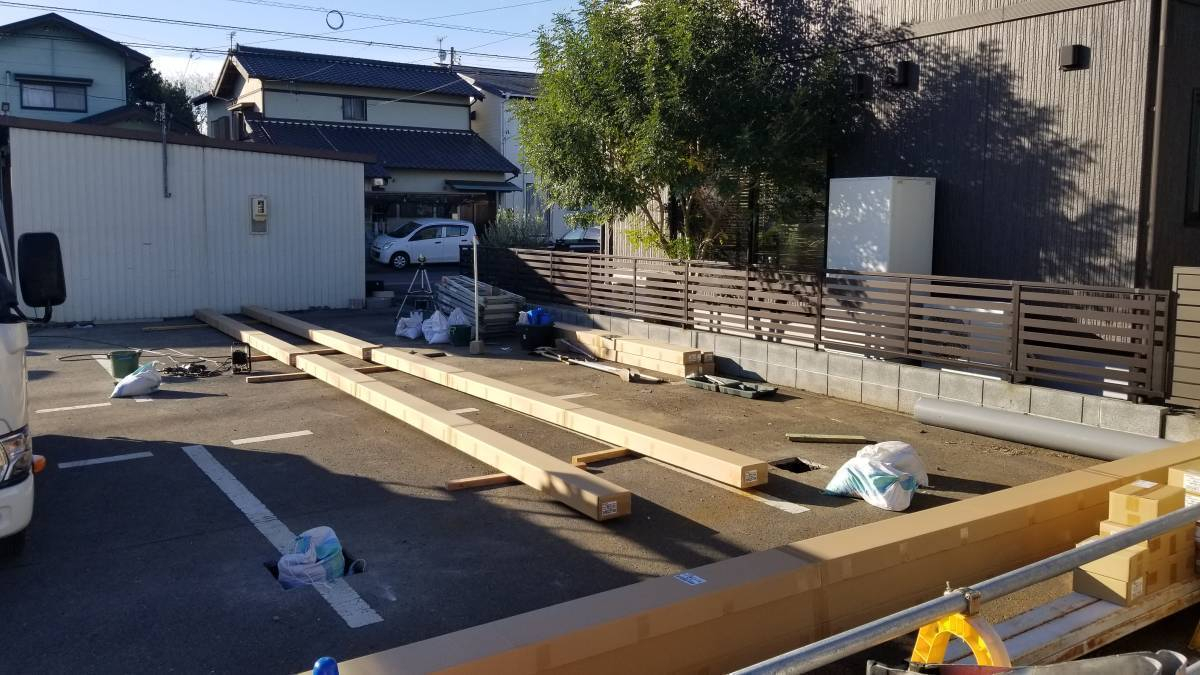スルガリックス 静岡店の駐車所に屋根を付けたいの施工前の写真1