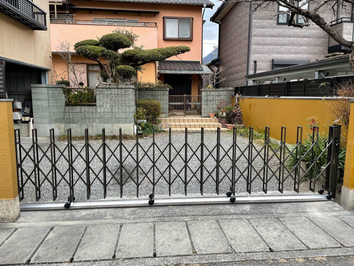 スルガリックス 静岡店のカーポートの伸縮ゲートが重いの施工後の写真1