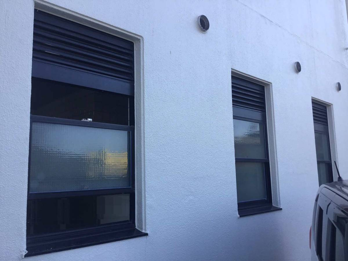 スルガリックス 静岡店の施設のトイレの窓を交換してほしいの施工前の写真1