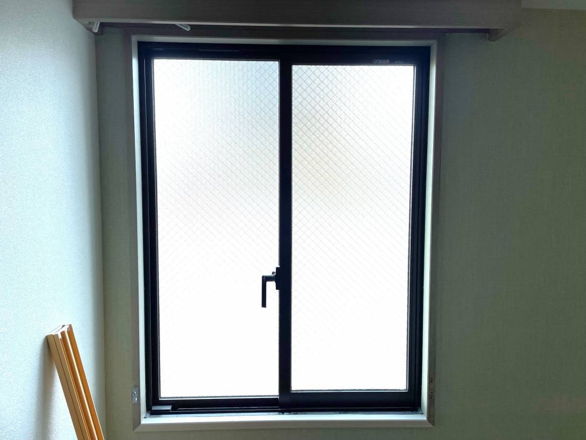 スルガリックス 静岡店の客室に内窓を付けたい。の施工前の写真1