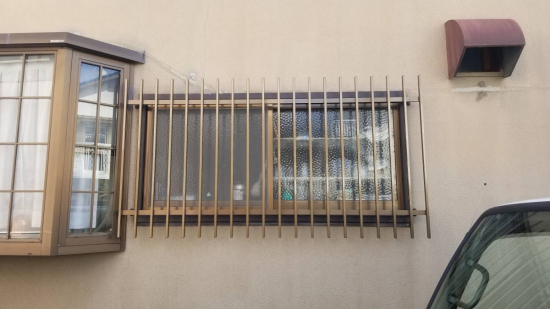 スルガリックス 静岡店の古い木製の格子を外して交換してほしい施工事例写真1