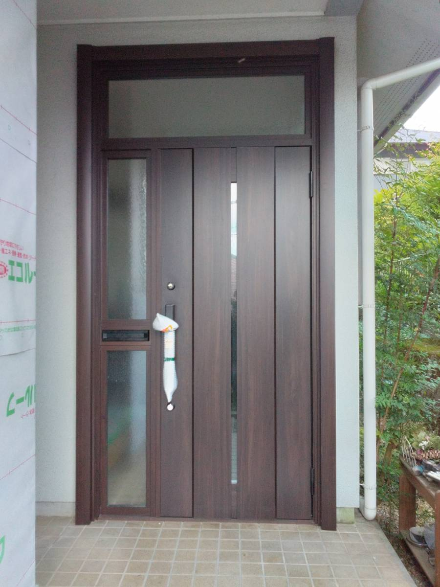 スルガリックス 静岡店の玄関ドアの吊元を変えたいの施工後の写真1