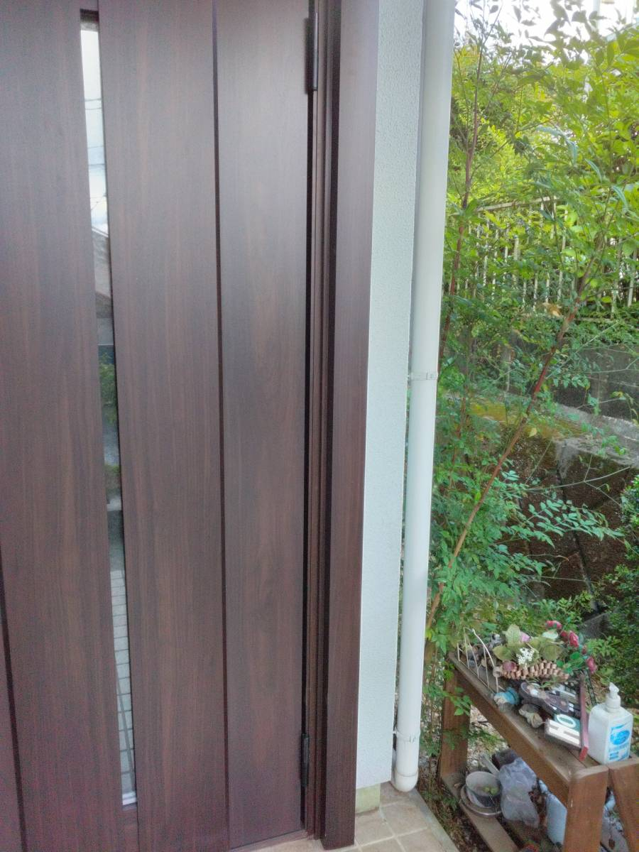 スルガリックス 静岡店の玄関ドアの吊元を変えたいの施工後の写真3