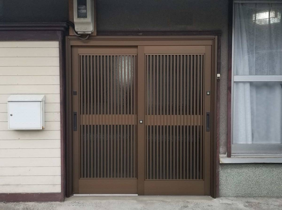 スルガリックス 静岡店の古い玄関引戸を新しくしたいの施工後の写真1