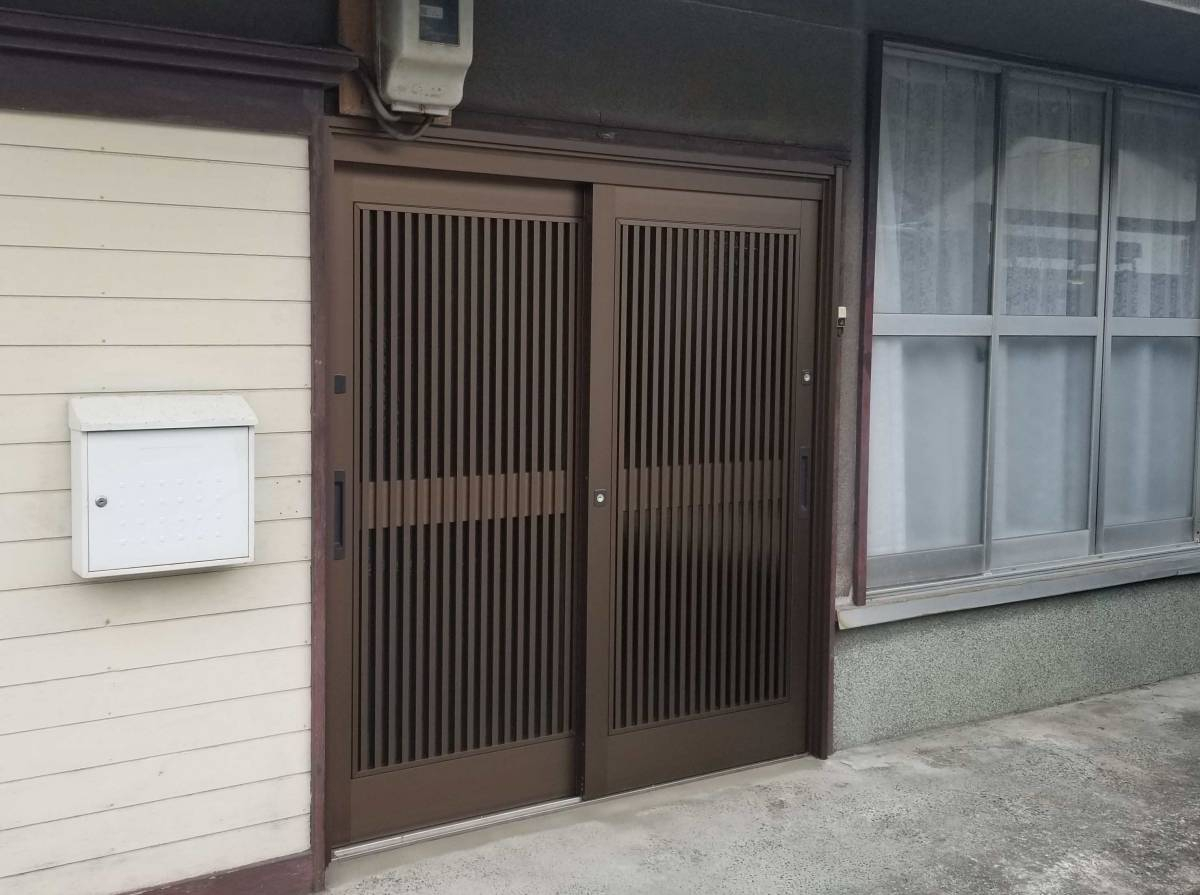 スルガリックス 静岡店の古い玄関引戸を新しくしたいの施工後の写真2