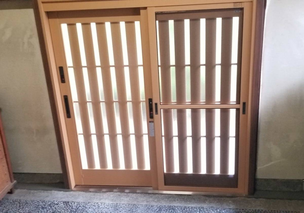 スルガリックス 静岡店の木製の玄関引戸を新しいものへ替えたいの施工後の写真2
