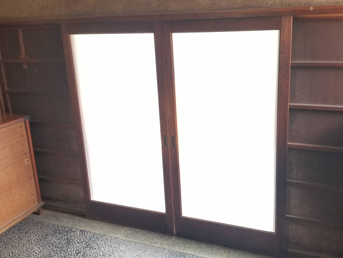 スルガリックス 静岡店の木製の玄関引戸を新しいものへ替えたいの施工前の写真2