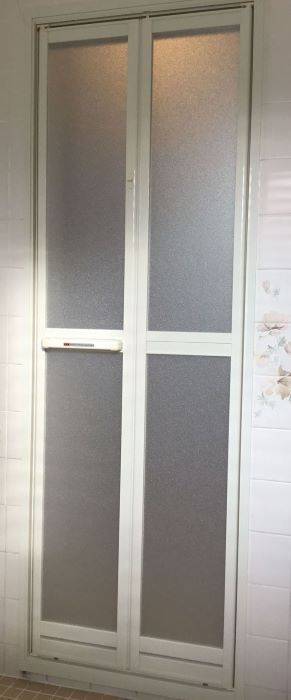 スルガリックス 静岡店の浴室ドアの交換を行いました。の施工後の写真1