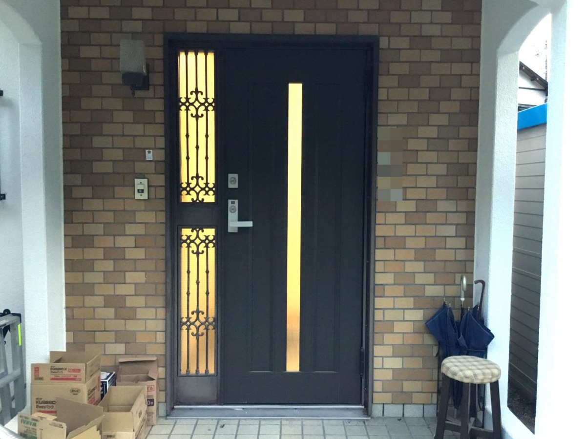 スルガリックス 静岡店のリフォームの一環で玄関ドアを新しくしたいの施工前の写真1