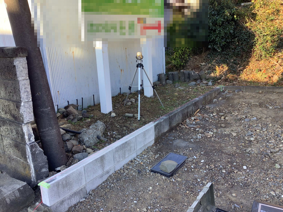 スルガリックス 静岡店の壊れたフェンスを新しいものへ交換してほしいの施工前の写真1