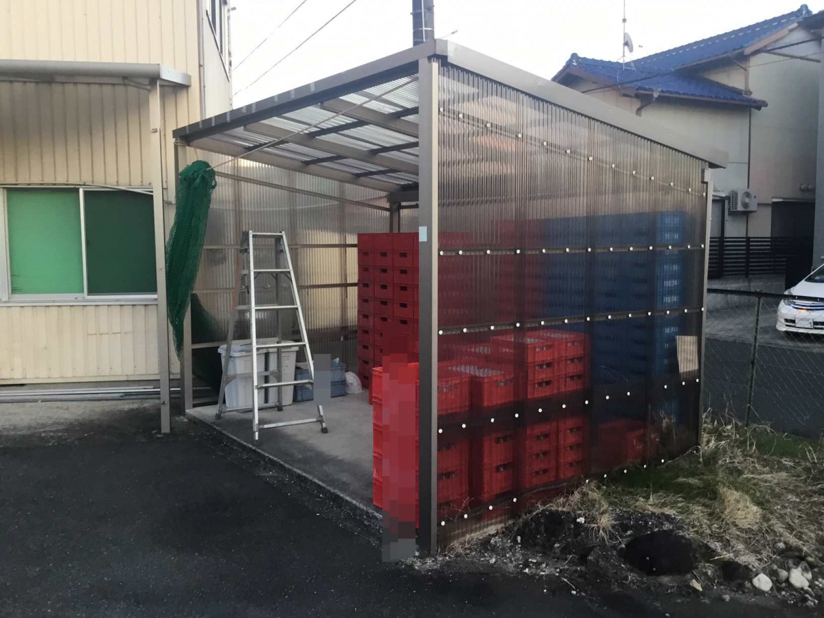 スルガリックス 静岡店の風の吹き上げで破れた倉庫の波板屋根をなんとかしてほしいの施工前の写真3