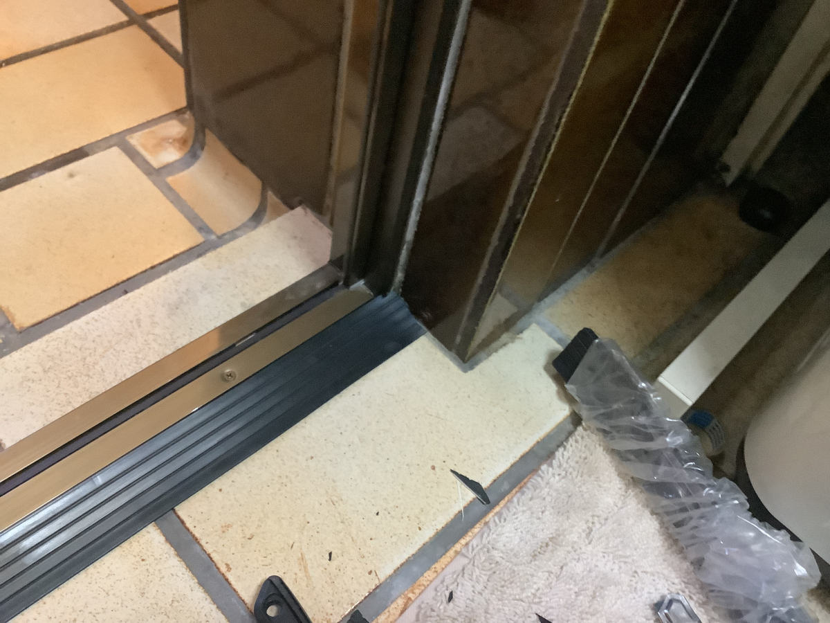 スルガリックス 静岡店の動きの悪い浴室折れ戸を新しくしたい。の施工後の写真3
