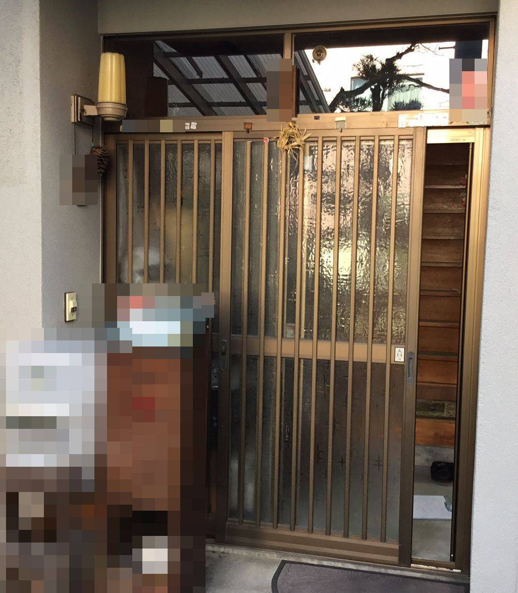 スルガリックス 静岡店の玄関引戸を交換いたしました。の施工前の写真1