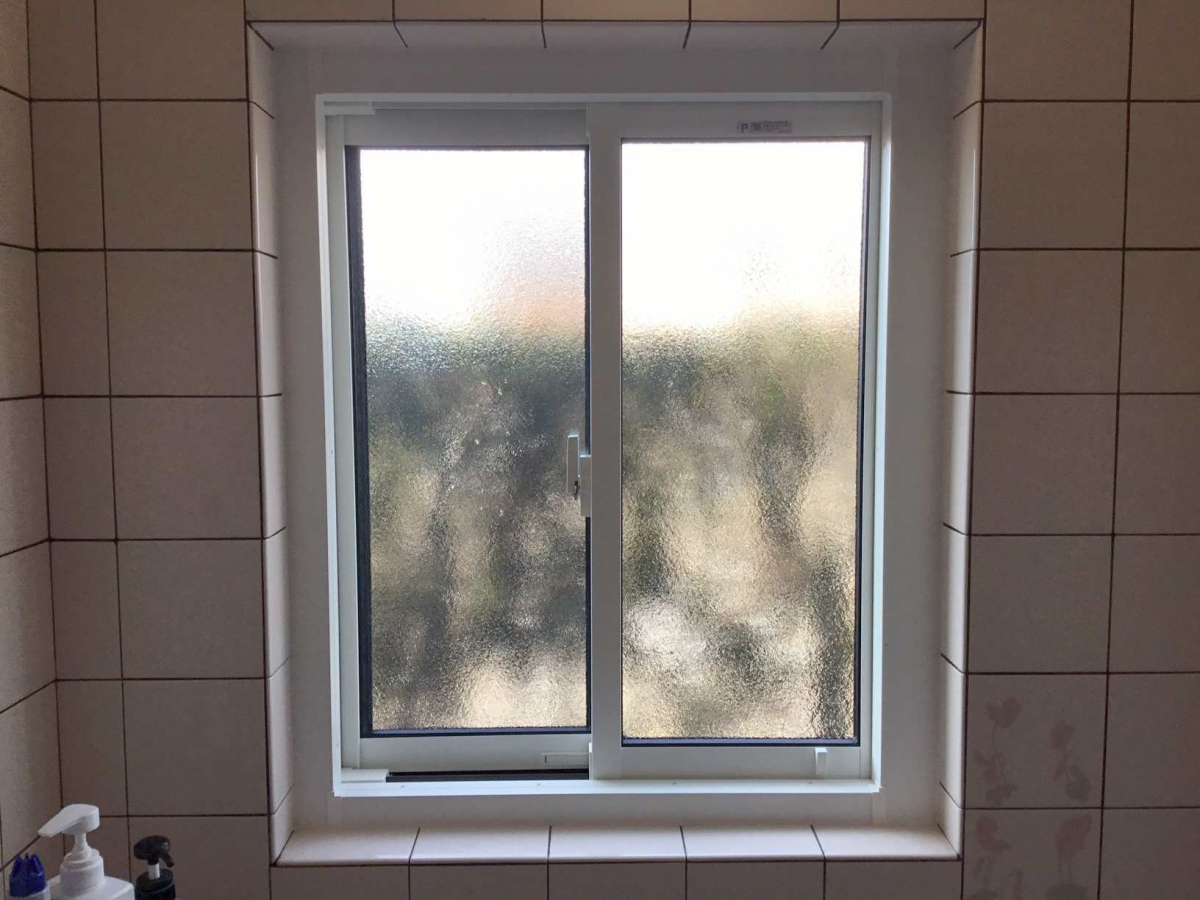スルガリックス 静岡店のお風呂が寒いので窓を替えたいの施工後の写真3