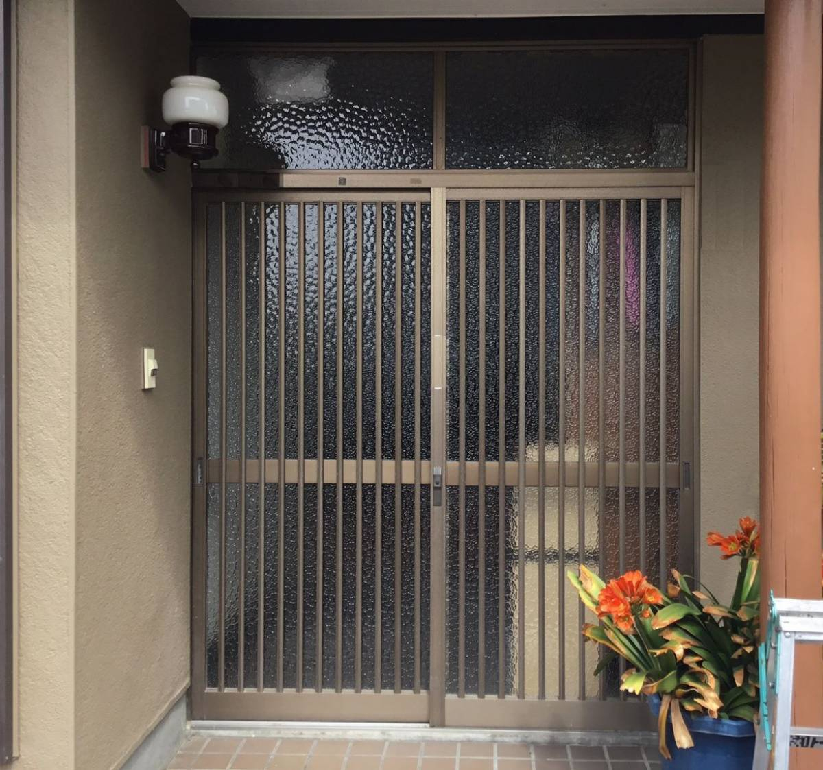 スルガリックス 静岡店の玄関引戸を交換いたしました。の施工前の写真1