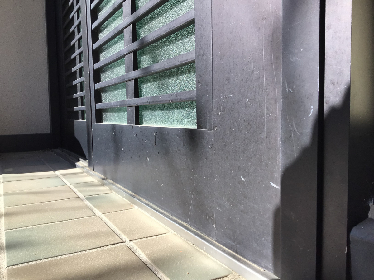 スルガリックス 静岡店の電気錠の玄関引戸に替えたいの施工前の写真2