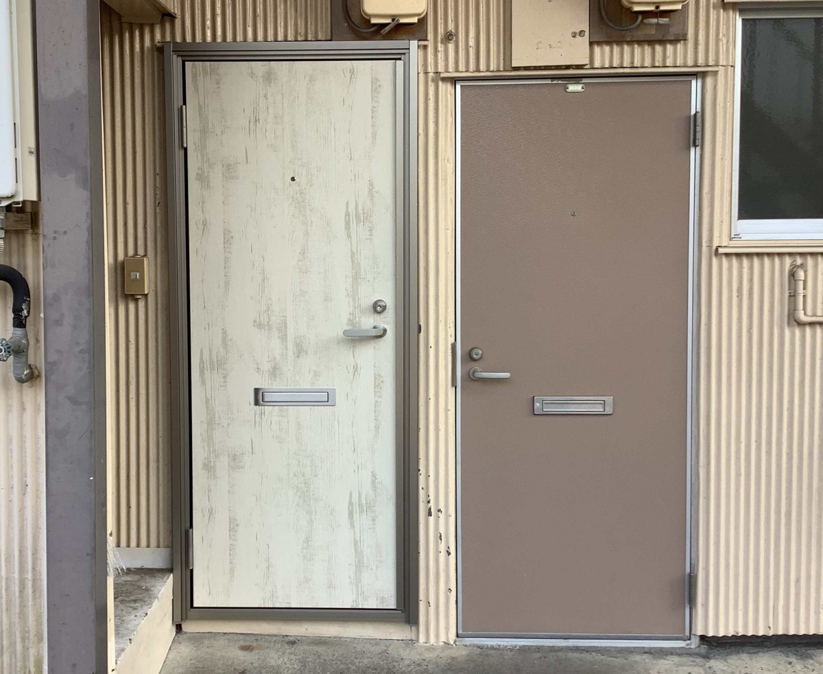 スルガリックス 静岡店のアパートの玄関ドアの建付けが悪すぎるの施工後の写真1