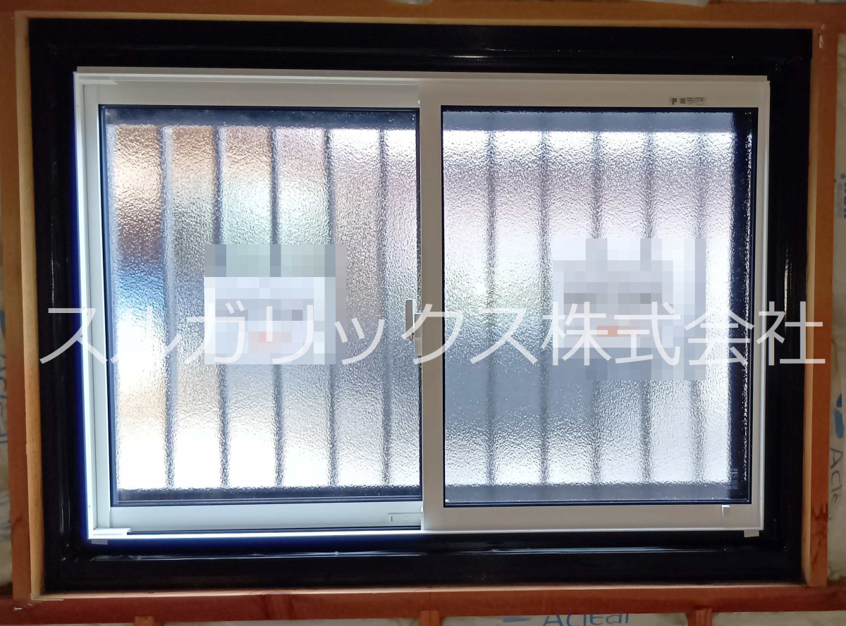 スルガリックス 静岡店の浴室改修に伴う浴室窓の交換の施工後の写真1