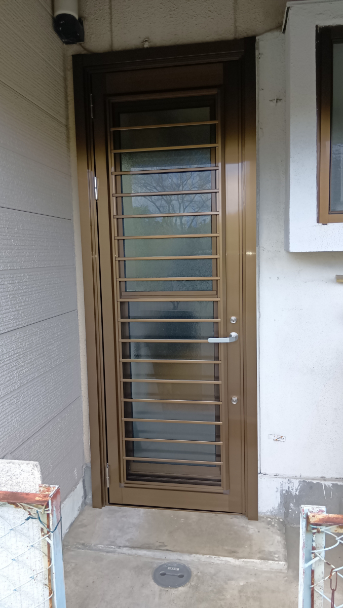 スルガリックス 静岡店の勝手口ドアを新しくしたいの施工後の写真1