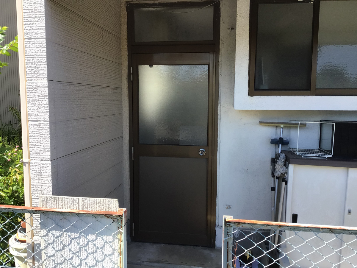 スルガリックス 静岡店の勝手口ドアを新しくしたいの施工前の写真1