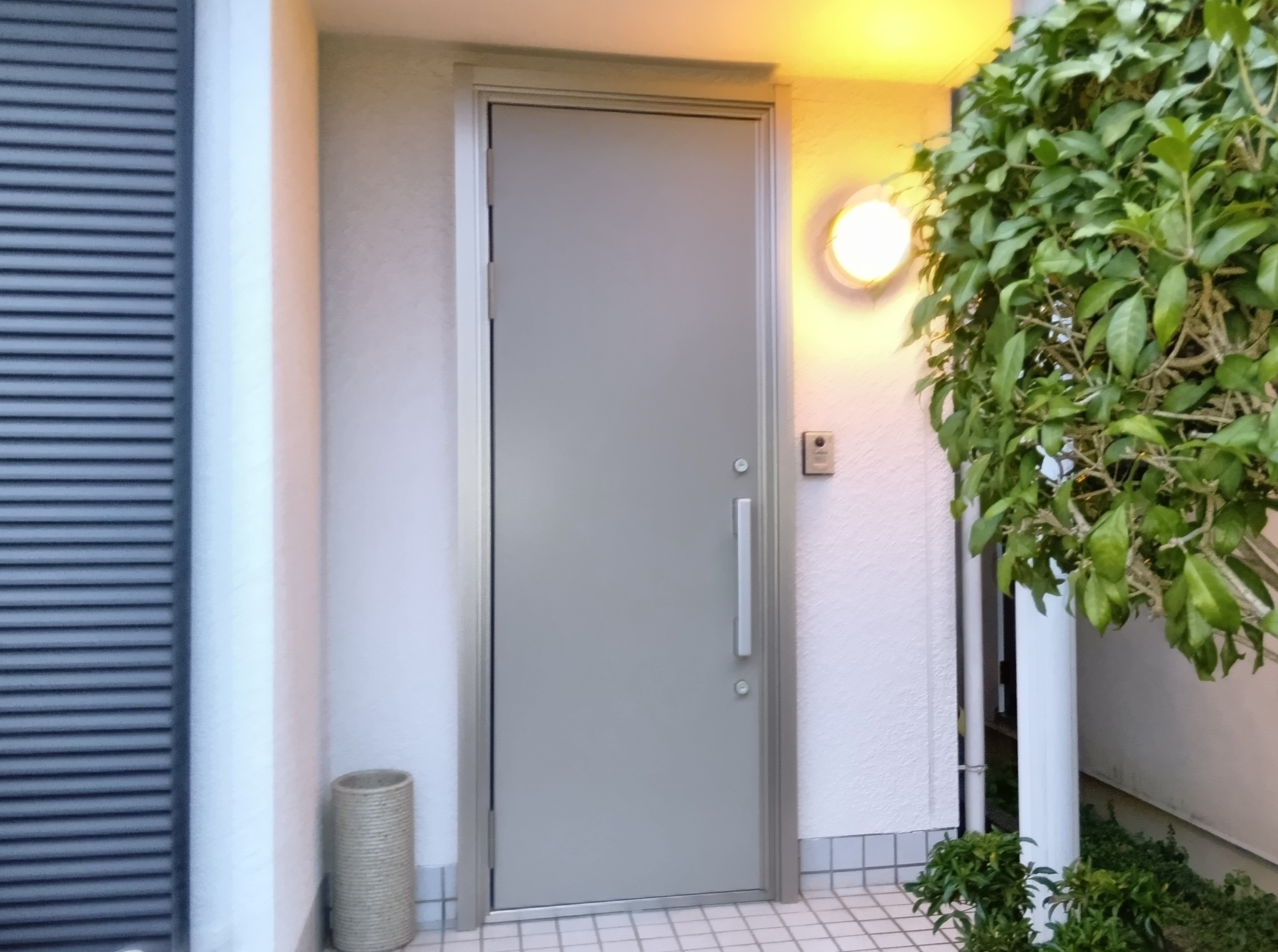 スルガリックス 静岡店の補助金を活用して玄関ドアを新しくしたいの施工後の写真1