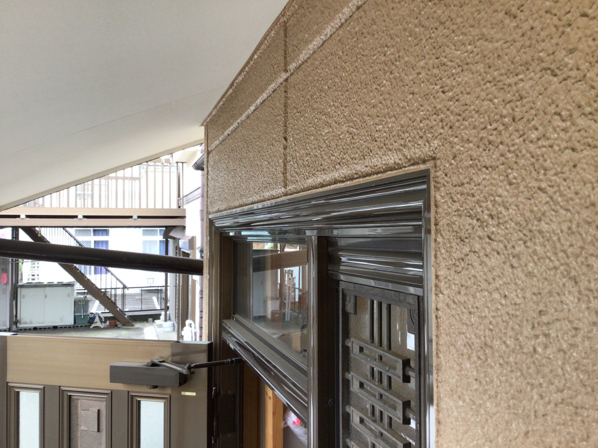 スルガリックス 静岡店の片袖タイプの玄関ドアを、採風式の親子タイプドアに替えたいの施工前の写真2