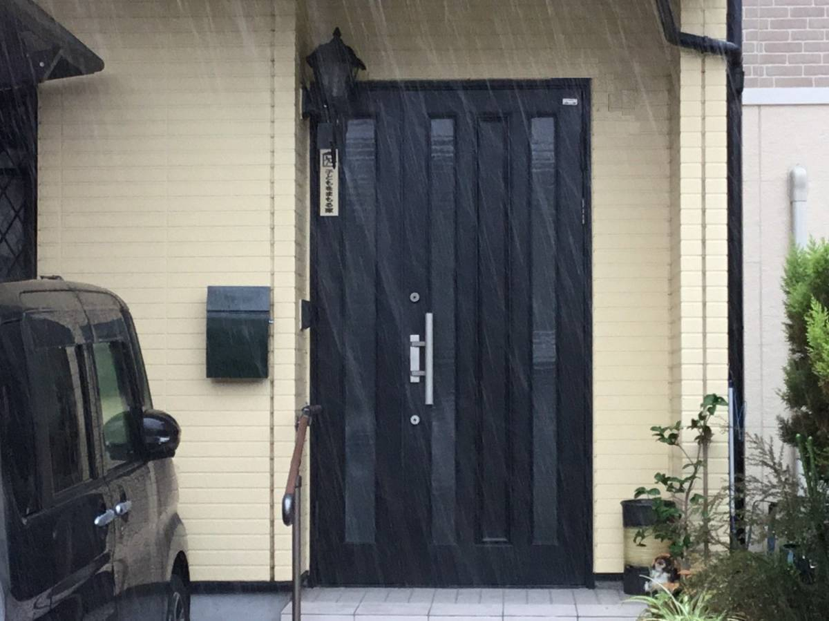 スルガリックス 静岡店の電気錠の玄関採風ドアを設置しました。の施工前の写真1