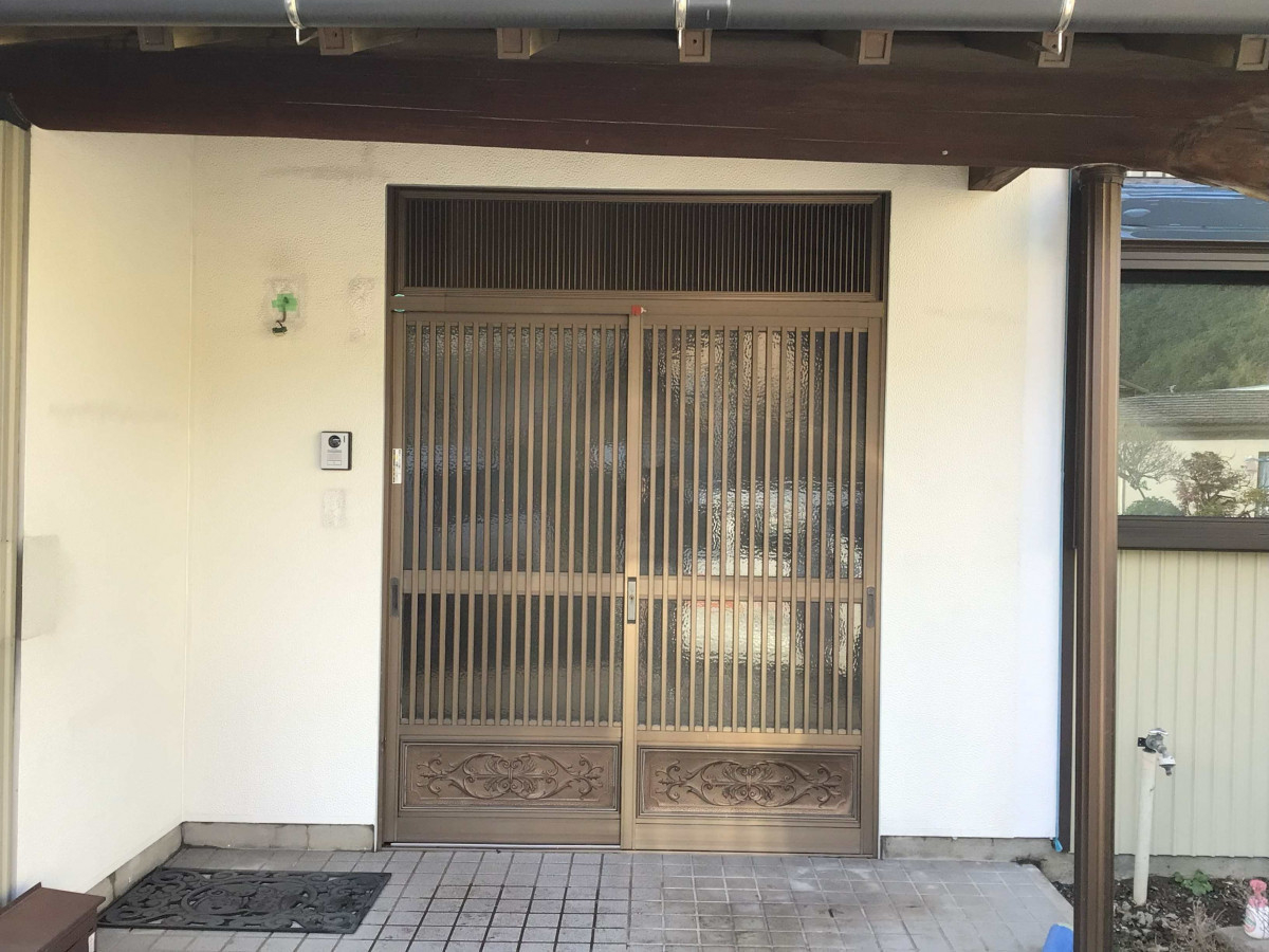 スルガリックス 静岡店の家の改修工事に伴い、玄関を新しくしたいの施工前の写真1