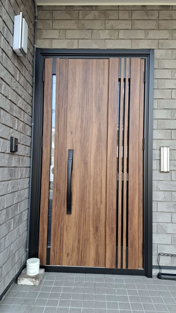 スルガリックス 静岡店の玄関を電気錠にしたい。の施工後の写真1